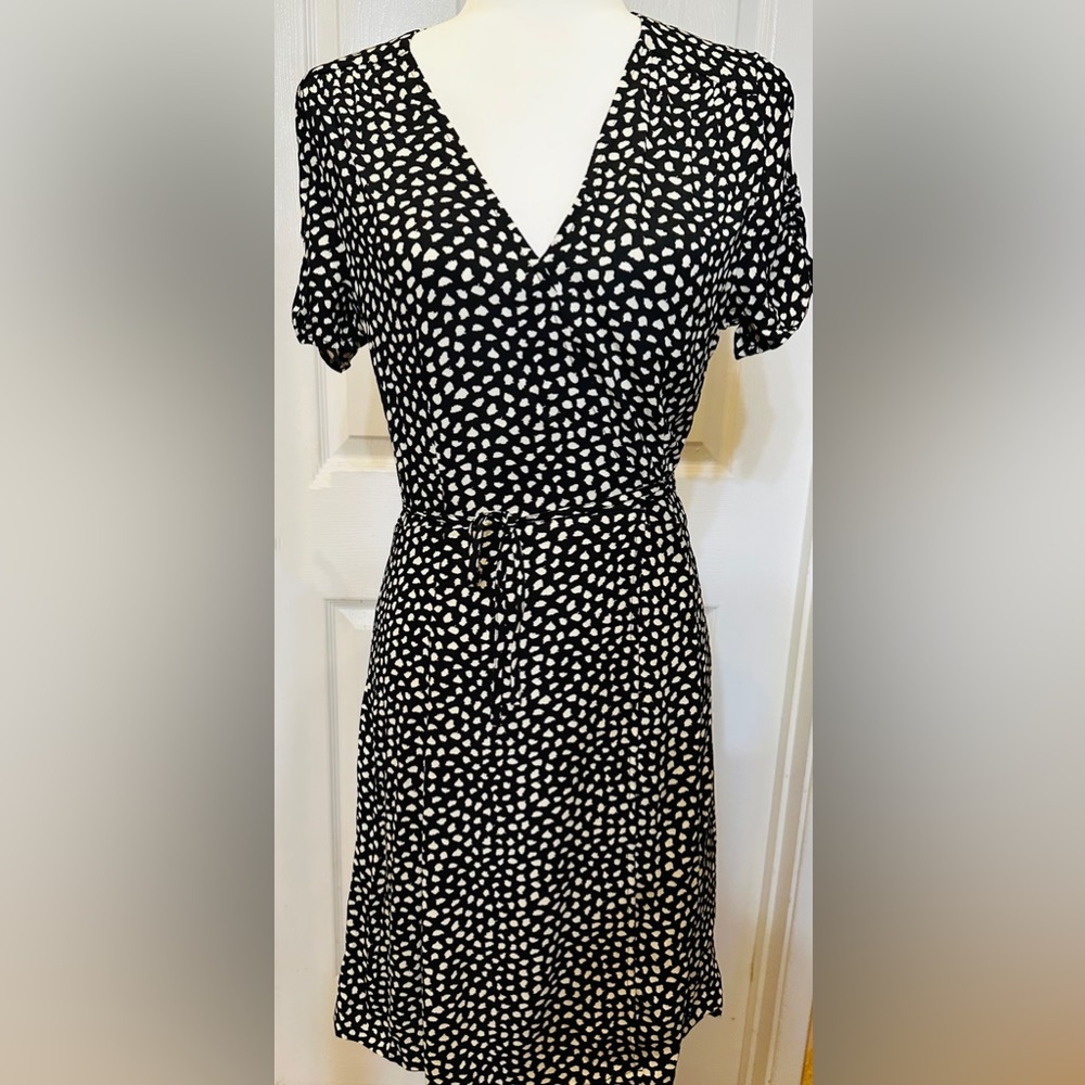 WB Withblack Winnie Dress Knee Length Wrap Around Black White Size Medium NWT